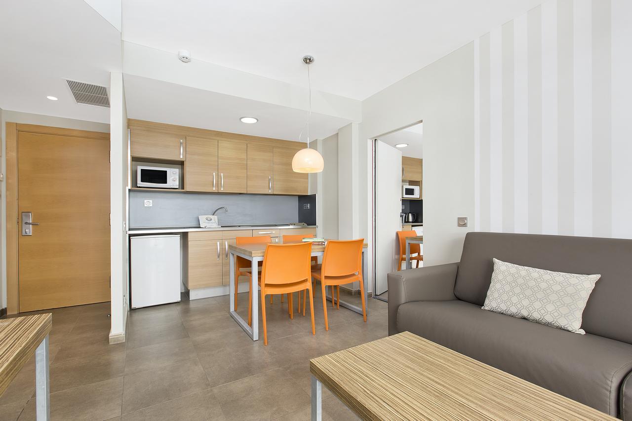 Apartment with Terrace,1324145950:JPEG
